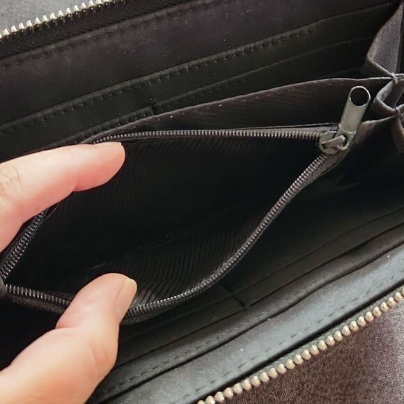 Tahari wallet wristlet clutch black leather wallet - Picture 11 of 16